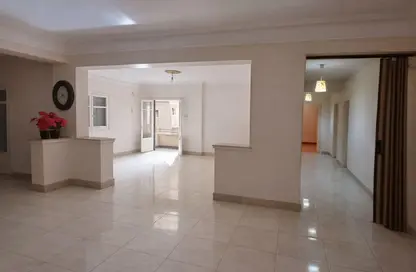 مساحات مكتبية - 3 غرف نوم - 2 حمامات للايجار في شارع أحمد عرابي - المهندسين - الجيزة