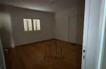 شقة - 3 غرف نوم - 2 حمامات للبيع في شارع حلمي حسن علي - المنطقة الثامنة - مدينة نصر - القاهرة