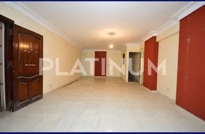 عيادة - 2 غرف نوم - 1 حمام للبيع في شارع الدير - سيدي جابر - حي شرق - الاسكندرية