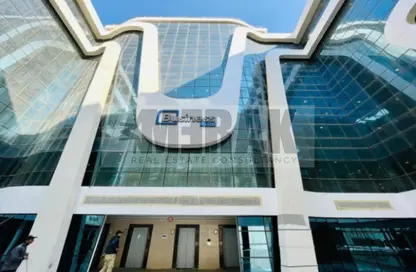 طابق كامل - استوديو - 1 حمام للايجار في بيزنس بلاس - شارع التسعين الشمالي - التجمع الخامس - مدينة القاهرة الجديدة - القاهرة