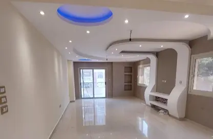 شقة - 3 غرف نوم - 3 حمامات للبيع في شارع تحسين فرغلي - المنطقة الأولى - مدينة نصر - القاهرة