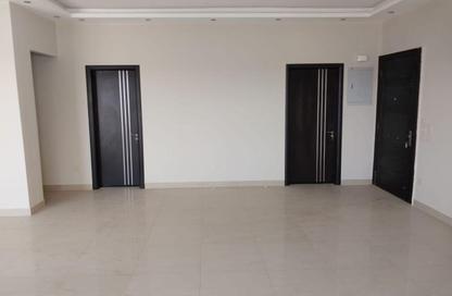 Apartment - 2 Bedrooms - 2 Bathrooms for sale in Palm Hills Village Gate - South Investors Area - New Cairo City - Cairo