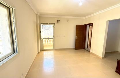 شقة - 3 غرف نوم - 3 حمامات للايجار في صوارى - كمبوندات الاسكندرية - الاسكندرية