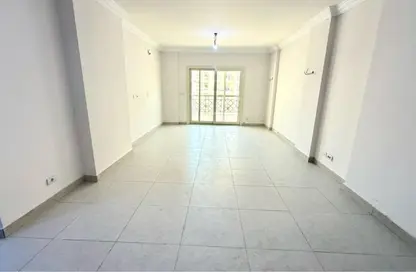 شقة - 3 غرف نوم - 3 حمامات للايجار في صوارى - كمبوندات الاسكندرية - الاسكندرية