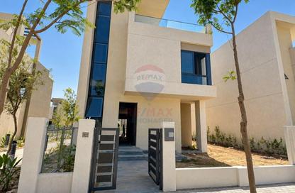 Villa - 3 - 5 for sale in The Crown - Cairo Alexandria Desert Road - 6 October City - Giza