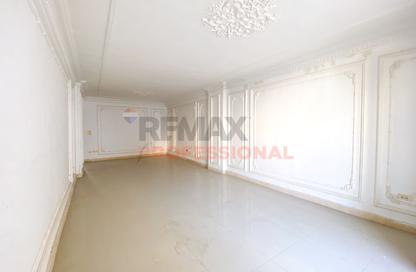 Apartment - 3 Bedrooms - 1 Bathroom for sale in Al Fath St. - Janaklees - Hay Sharq - Alexandria