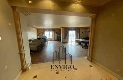 Apartment - 3 Bedrooms - 3 Bathrooms for sale in Moez Al Dawla St. - 6th Zone - Nasr City - Cairo