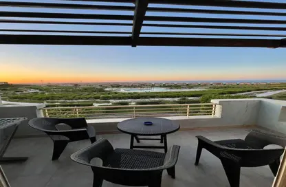 شاليه - 3 غرف نوم - 2 حمامات للايجار في تلال العلمين - سيدي عبد الرحمن - الساحل الشمالي