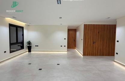 Office Space - Studio - 3 Bathrooms for rent in Rayhanah Plaza - Zahraa El Maadi - Hay El Maadi - Cairo