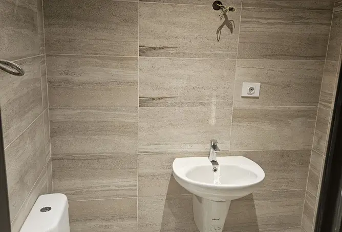 102914356 - Property Image 3