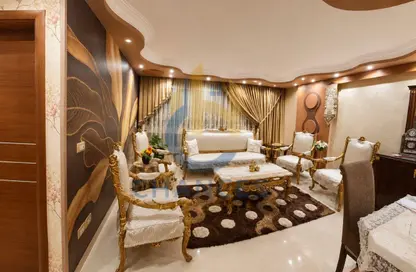 Apartment - 3 Bedrooms - 2 Bathrooms for sale in Thirteenth Sector - Zahraa El Maadi - Hay El Maadi - Cairo