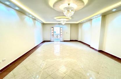 Apartment - 4 Bedrooms - 3 Bathrooms for rent in Shaarawy St. - Laurent - Hay Sharq - Alexandria