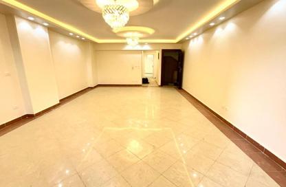 Apartment - 4 Bedrooms - 3 Bathrooms for rent in Shaarawy St. - Laurent - Hay Sharq - Alexandria