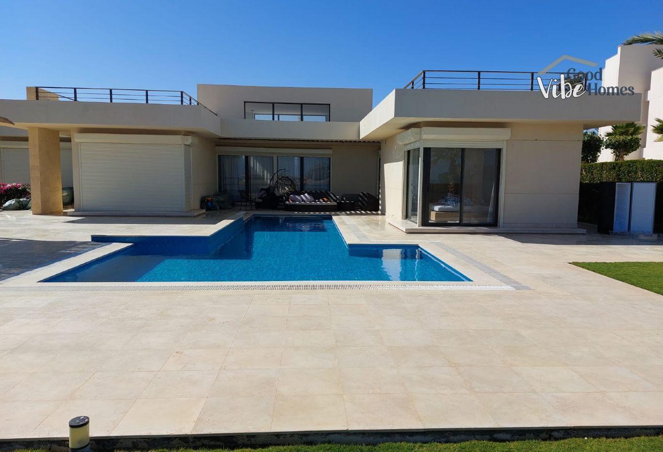 Sea View One Storey Villa In Fanadir Bay -For Rent
