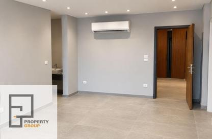 Apartment - 3 - 3 for sale in Village West - Sheikh Zayed Compounds - Sheikh Zayed City - Giza Apartment - 3 - 3 for sale in Village West - Sheikh Zayed Compounds - Sheikh Zayed City - Giza