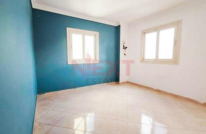 Apartment - 3 Bedrooms - 3 Bathrooms for rent in Mohamed Fawzy Moaz St. - Smouha - Hay Sharq - Alexandria