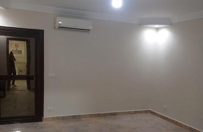 شقة - 3 غرف نوم - 3 حمامات للبيع في شارع المساحه - الدقي - الجيزة