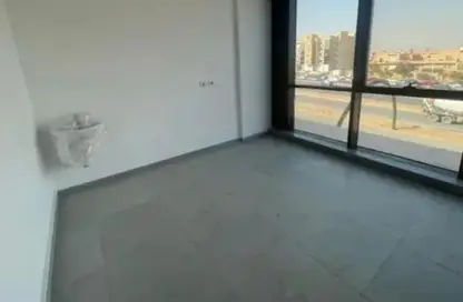 عيادة - 2 غرف نوم - 1 حمام للبيع في كمبوند لاميرادا - كمبوندات التجمع الخامس - التجمع الخامس - مدينة القاهرة الجديدة - القاهرة