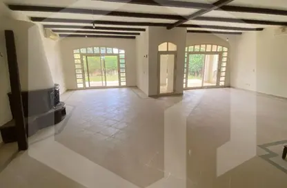 فيلا - 4 غرف نوم - 4 حمامات للايجار في زايد 2000 - الحي الرابع - الشيخ زايد - الجيزة
