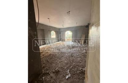 Apartment - 3 Bedrooms - 2 Bathrooms for sale in Area G - Ganoob El Acadimia - New Cairo City - Cairo