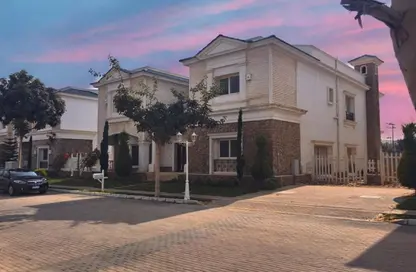 Villa - 5 Bedrooms - 6 Bathrooms for sale in Mountain View 1.1 - 5th Settlement Compounds - The 5th Settlement - New Cairo City - Cairo