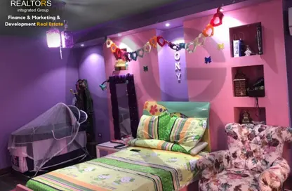 شقة - 4 غرف نوم - 3 حمامات للبيع في المستثمر الصغير - الحي العاشر - الشيخ زايد - الجيزة