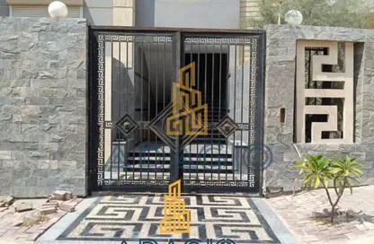 Apartment - 5 Bedrooms - 4 Bathrooms for sale in Al Bostan St. - 9th District - Sheikh Zayed City - Giza