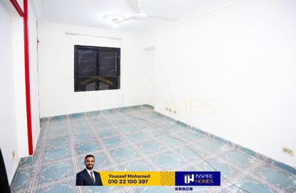 شقة - 2 غرف نوم - 1 حمام للبيع في شارع خليل حماده - ميامي - حي اول المنتزة - الاسكندرية شقة - 2 غرف نوم - 1 حمام للبيع في شارع خليل حماده - ميامي - حي اول المنتزة - الاسكندرية