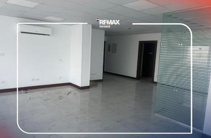 Office Space - Studio - 2 Bathrooms for rent in Central Avenue - 2nd District - Sheikh Zayed City - Giza