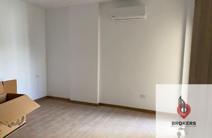 Apartment - 4 Bedrooms - 3 Bathrooms for sale in Moon Residences - Fifth Square - The 5th Settlement - New Cairo City - Cairo