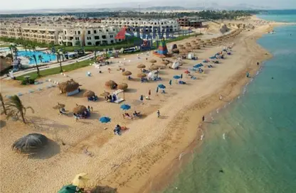 Chalet - 3 Bedrooms - 2 Bathrooms for sale in Lasirena Palm Beach - Al Ain Al Sokhna - Suez