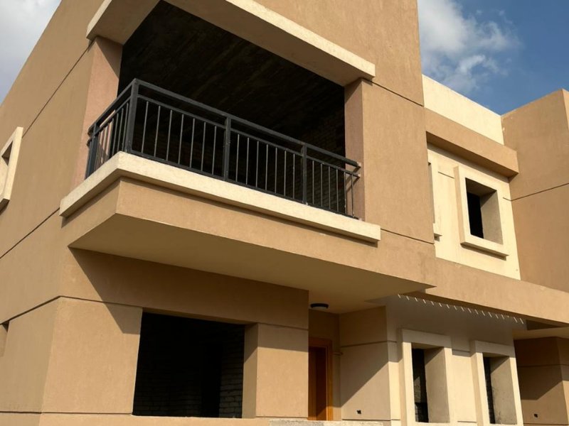 Luxury 3BR Twin House | DP & INST. | Taj City
