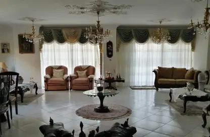 Apartment - 4 Bedrooms - 3 Bathrooms for sale in Mohyee Al Din Abd Al Al Hamid St. - 8th Zone - Nasr City - Cairo