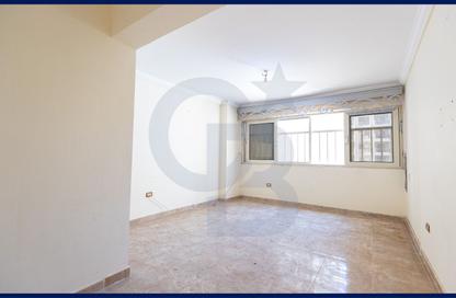 Apartment - 2 Bedrooms - 1 Bathroom for sale in Khalil Mutran St. - Saba Basha - Hay Sharq - Alexandria