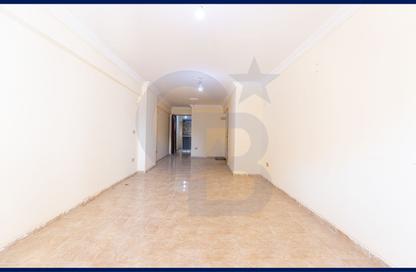 Apartment - 2 Bedrooms - 1 Bathroom for sale in Khalil Mutran St. - Saba Basha - Hay Sharq - Alexandria