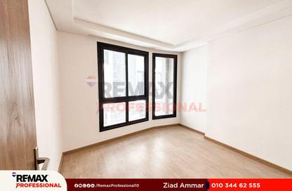 شقة - 3 غرف نوم - 2 حمامات للايجار في سكاي لاين - سموحة - حي شرق - الاسكندرية