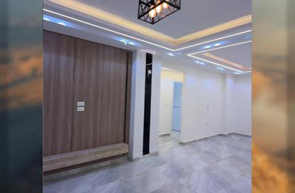 شقة - 3 غرف نوم - 2 حمامات للبيع في البوابة الثالثة - منقرع - حدائق الاهرام - الجيزة شقة - 3 غرف نوم - 2 حمامات للبيع في البوابة الثالثة - منقرع - حدائق الاهرام - الجيزة