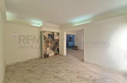 Apartment - 3 Bedrooms - 2 Bathrooms for sale in Mustafa Kamel - Hay Sharq - Alexandria