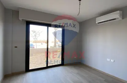 شقة - 2 غرف نوم - 2 حمامات للايجار في فيلدج ويست - كمبوندات الشيخ زايد - الشيخ زايد - الجيزة