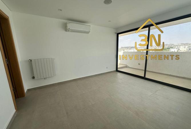 99390119 - Property Image 3