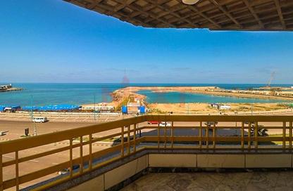 شقة - 6 غرف نوم - 5 حمامات للبيع في زيزينيا - حي شرق - الاسكندرية