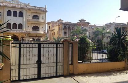 Apartment - 3 Bedrooms - 3 Bathrooms for sale in Al Sadat Axis - The 1st Settlement - New Cairo City - Cairo