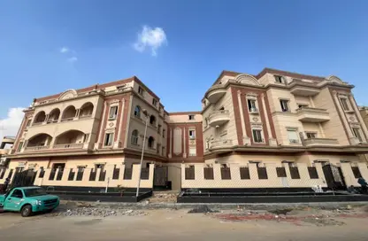 Apartment - 4 Bedrooms - 3 Bathrooms for sale in Area G - Ganoob El Acadimia - New Cairo City - Cairo