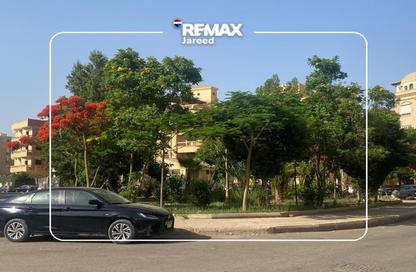 Apartment - 2 Bedrooms - 2 Bathrooms for sale in 10th District - Sheikh Zayed City - Giza