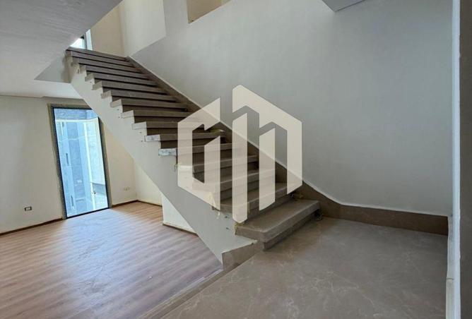 8585701 - Property Image 3