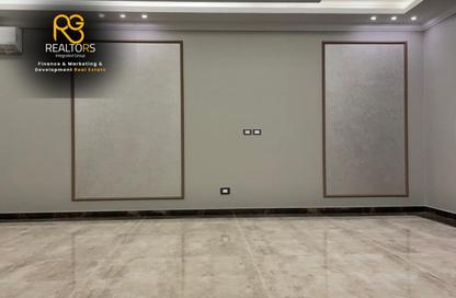Villa - 5 Bedrooms - 6 Bathrooms for sale in The Crown - Cairo Alexandria Desert Road - 6 October City - Giza