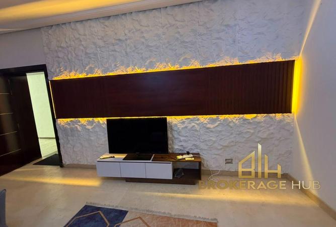 98004361 - Property Image 2