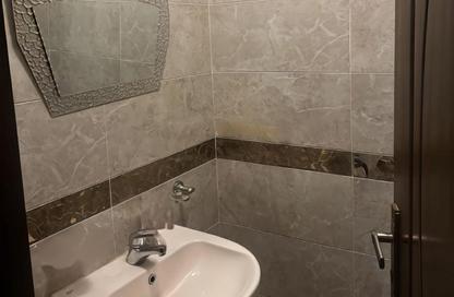 Apartment - 3 Bedrooms - 2 Bathrooms for sale in Nasr Khesrou St. - Al Hadiqah Al Dawliyah - 7th District - Nasr City - Cairo