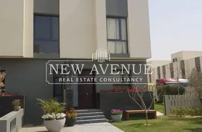 فيلا - 3 غرف نوم - 3 حمامات للبيع في كمبوند البروج - كمبوندات الشروق - مدينة الشروق - القاهرة فيلا - 3 غرف نوم - 3 حمامات للبيع في كمبوند البروج - كمبوندات الشروق - مدينة الشروق - القاهرة