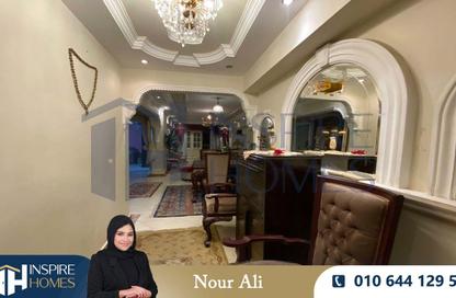 شقة - 3 غرف نوم - 2 حمامات للايجار في سموحة - حي شرق - الاسكندرية